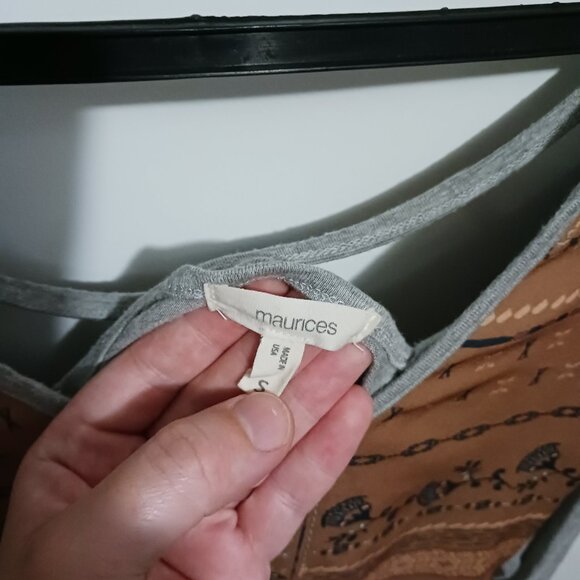 Maurices 3/4 Sleeve Top with Printed Front and Criss-Cross Back Women's Size S - Picture 3 of 4